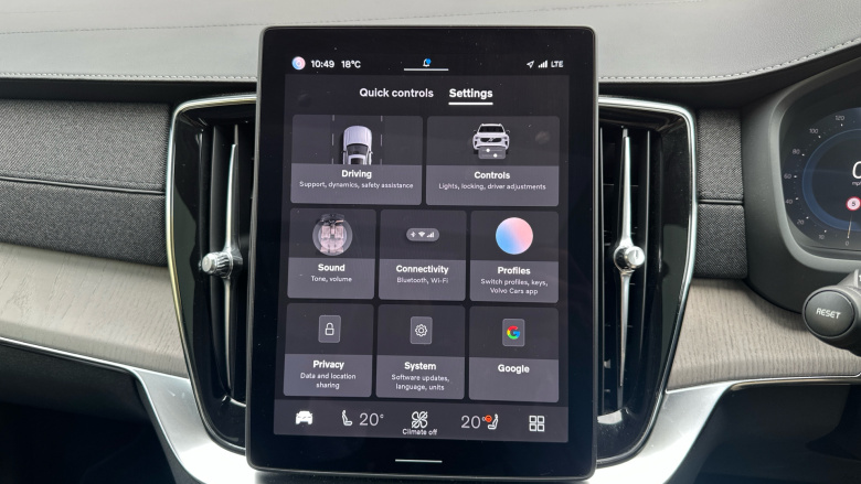 Volvo XC90 2.0 T8 PHEV Ultra Dark 5dr AWD Geartronic Estate